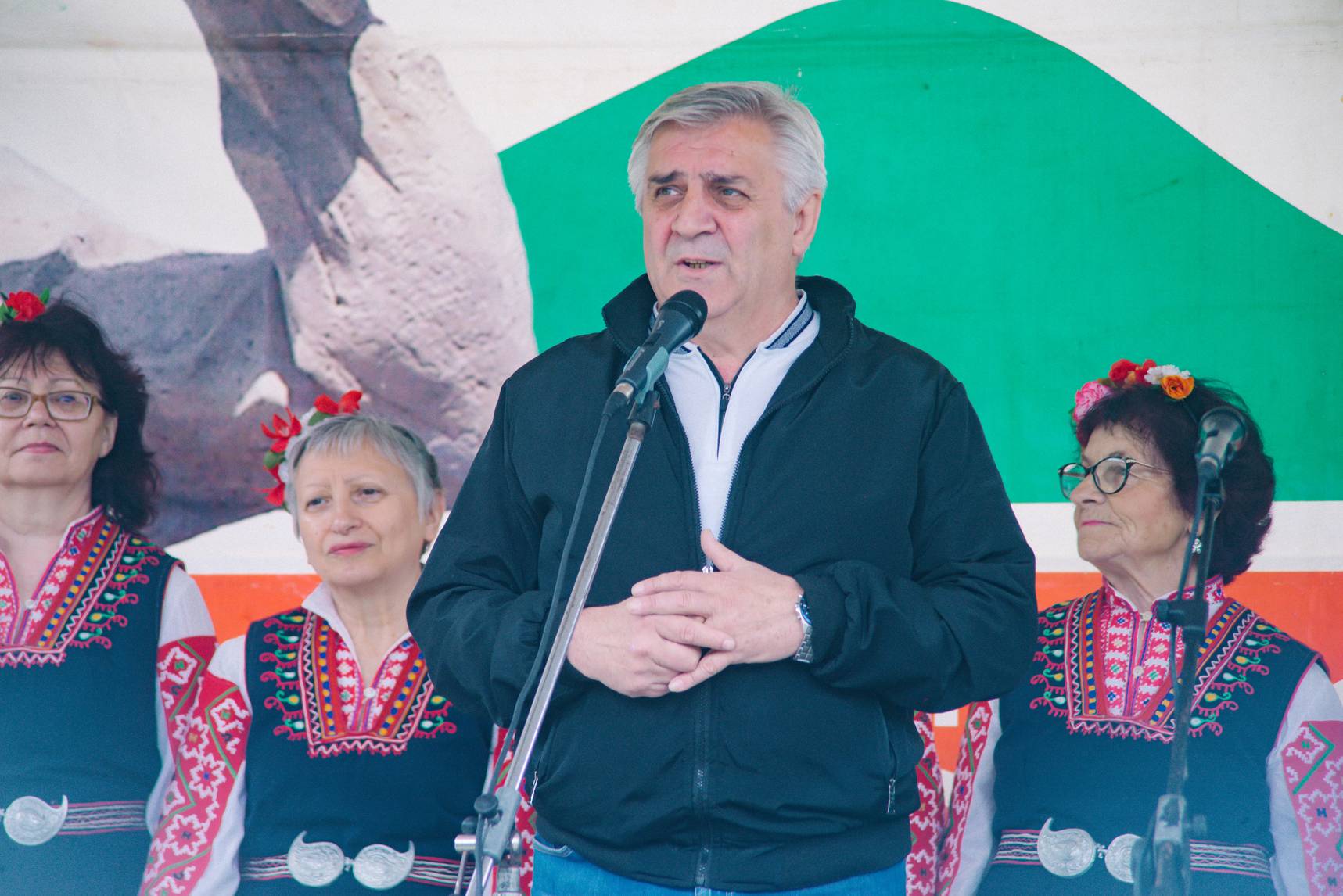  Кметът Иван Аспарухов 